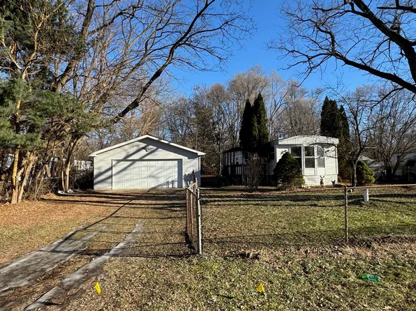 3563 Nash Dr, Jackson, MI 49201