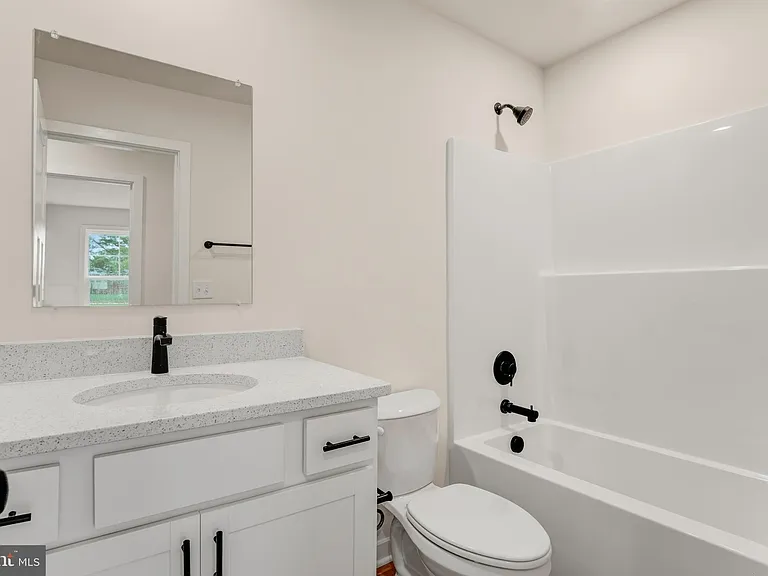 17 Carol St — Photo 23
