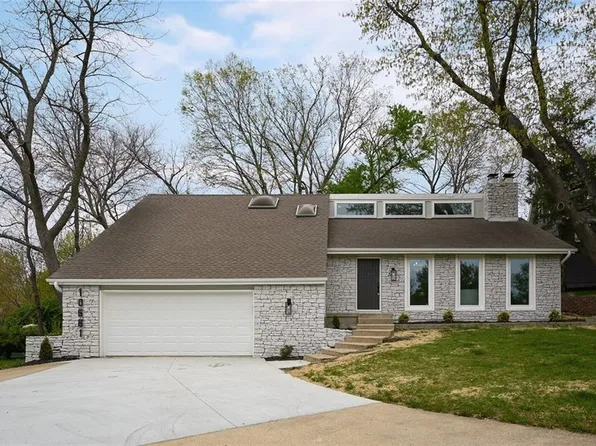10661 Riggs Dr, Overland Park, KS 66212