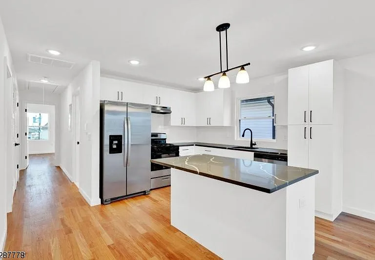 757 Seaport Dr #1 — Photo 4