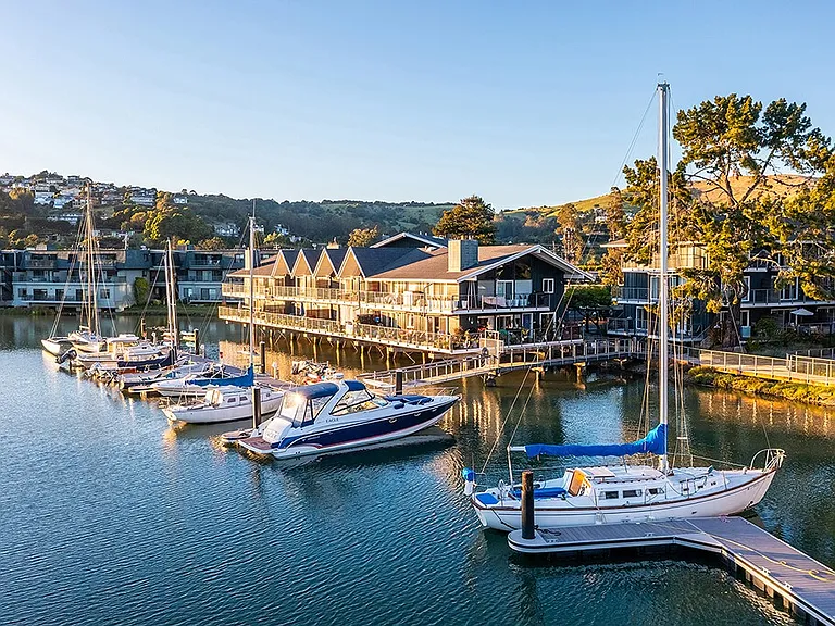 The Cove at Tiburon — Photo 2
