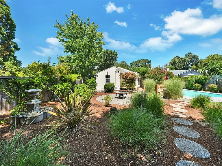 Photo angle (from rear of property).