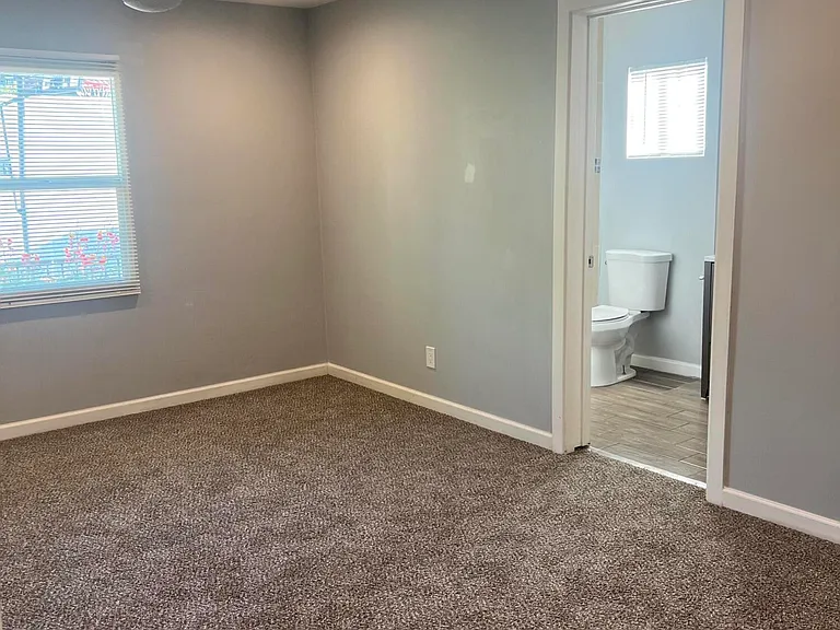 1115 E Whitton Ave — Photo 10