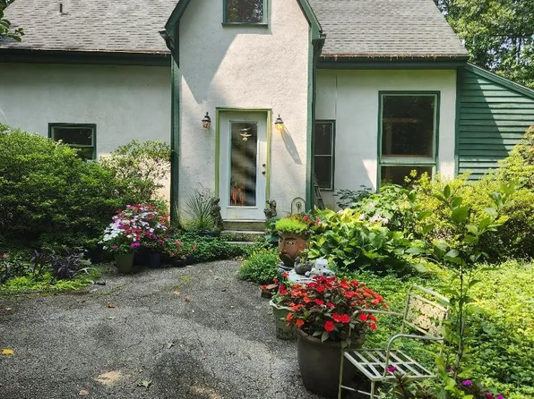 1006 & 1012 N Providence Rd, Newtown Square, PA 19073