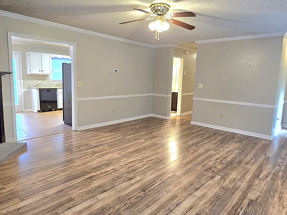 4th image of 70 Covey Trl