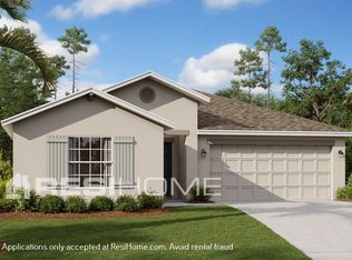 1472 Flower Dust Dr, Ruskin, FL 33570