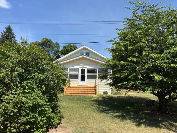 36 Sable St, Port Kent, NY 12975
