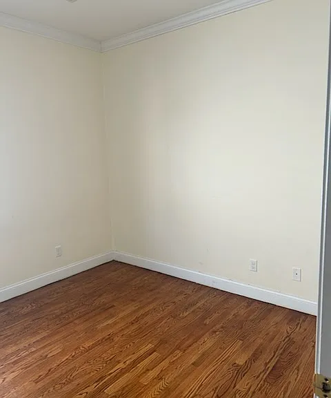 unfurnished bedroom