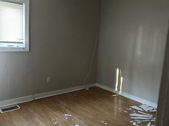 5th image of 17244 Wentworth Ave