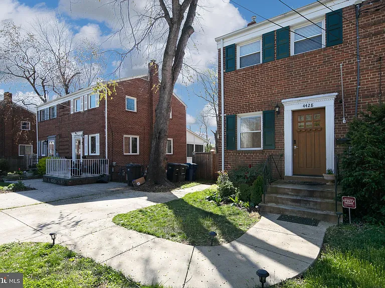 4428 Vermont Ave — Photo 4