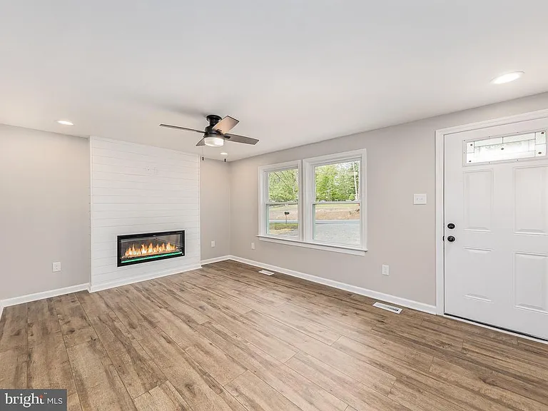 7109 N Shade Tree Ln — Photo 2