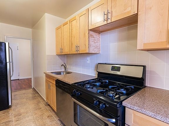 4th image of 10460 Queens Blvd APT 11D