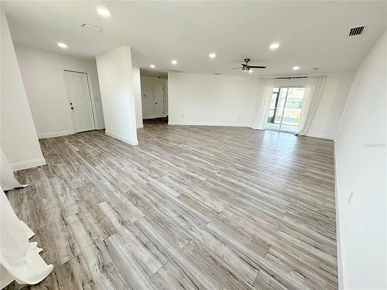 1081 Humboldt St — Photo 3
