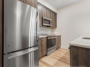 15948 Quarry Rd #B1, Lake Oswego, OR 97035