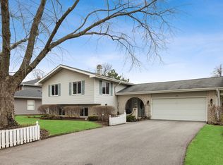 3280 Venard Rd, Downers Grove, IL 60515