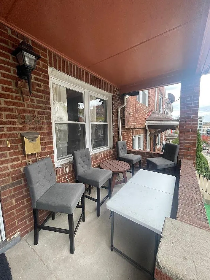 5 bed, 1200 sqft, $4,125 — Photo 2