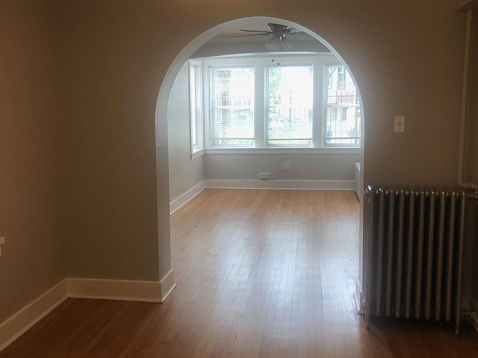1st image of 2832 W Wellington Ave
