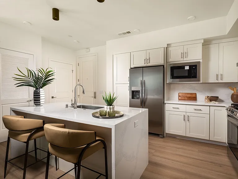 APT 123 CHAPEL AVE — Photo 50