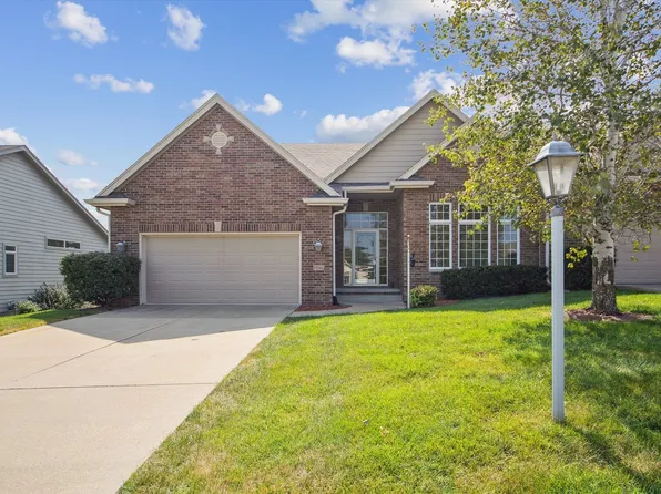 15142 Clearview Ln, Urbandale, IA 50323