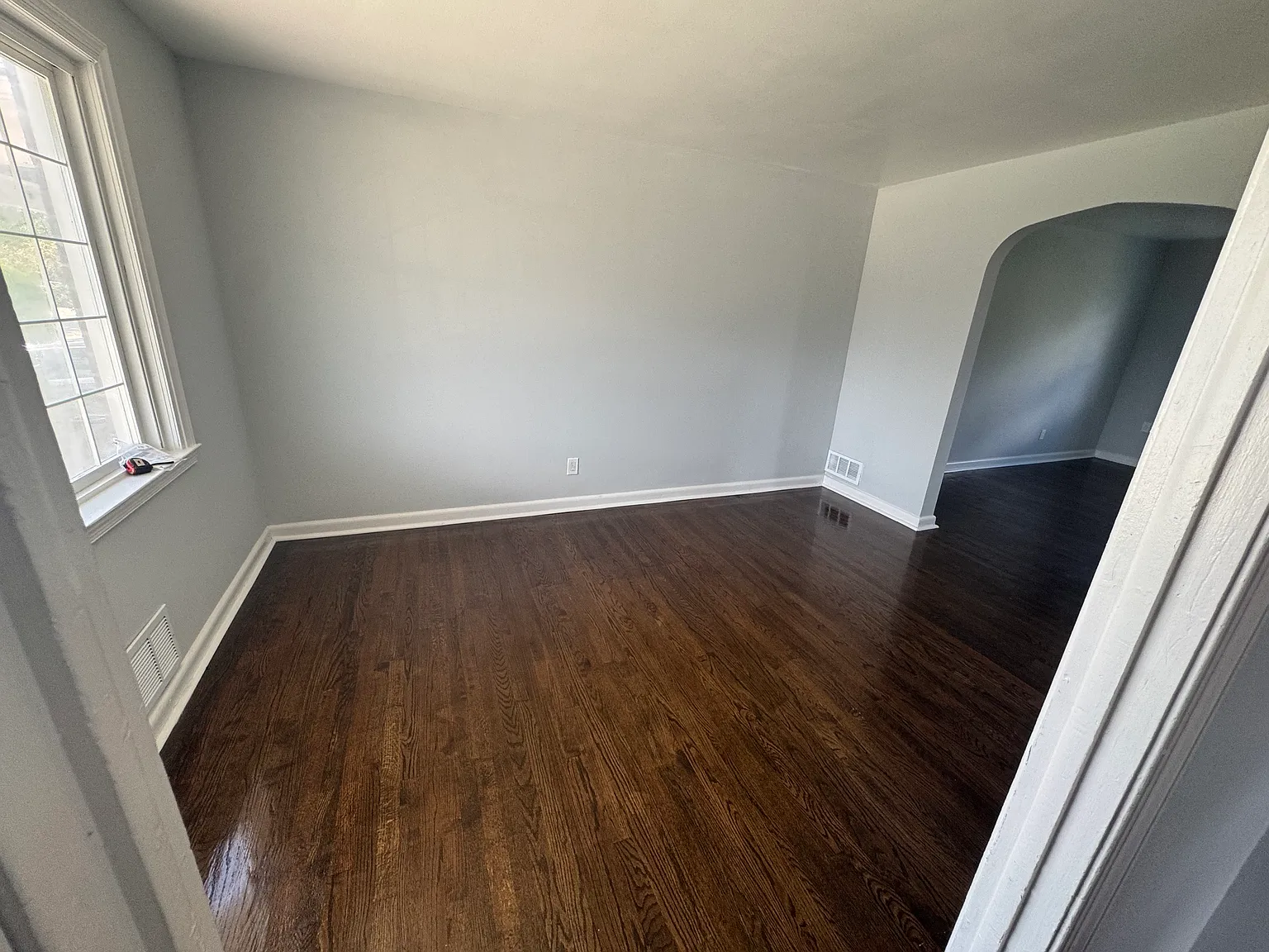 3 bed, 1200 sqft, $2,100 — Photo 2