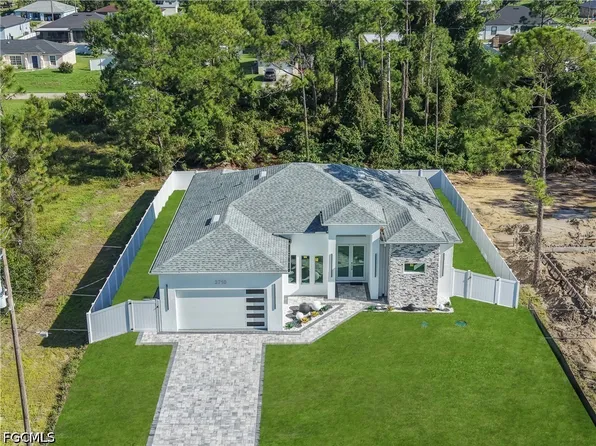 3710 6th St SW, Lehigh Acres, FL 33976