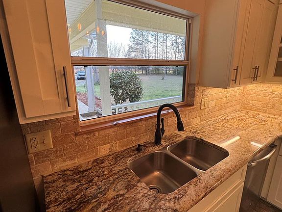5th image of 2542 Maddox Rd
