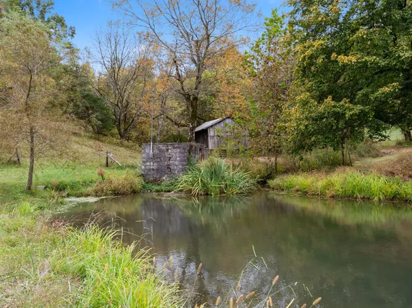 2415 Baptist Branch Rd, Mount Pleasant, TN 38474