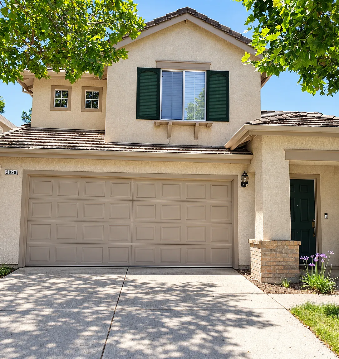 3 bed, 2.5 bath, 1580 sqft, $4,200 — Photo 1