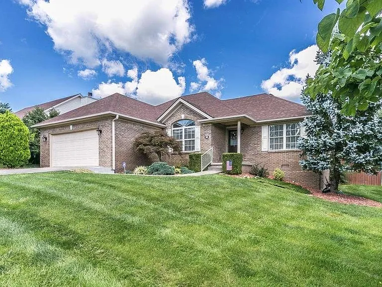 361 Reynolds Dr — Photo 18