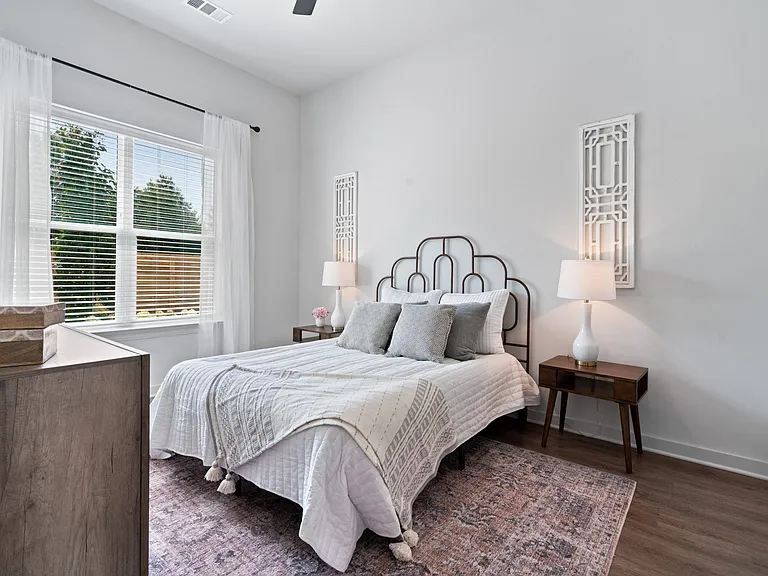 Dawson Park Apartments — Photo 10