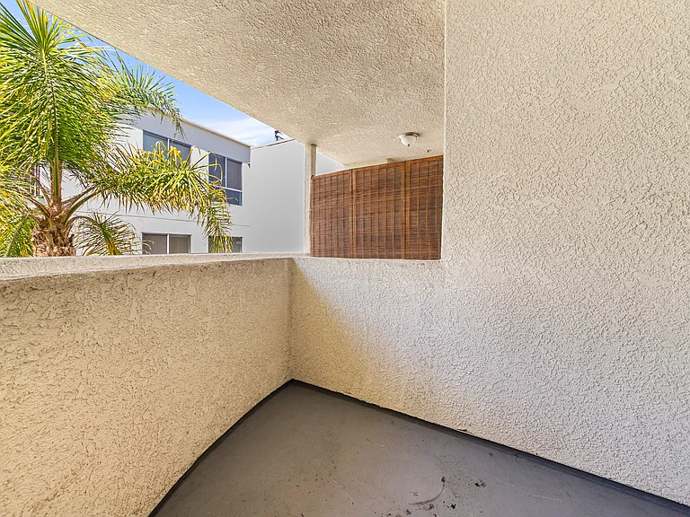 4560 Coldwater Canyon Ave #303 — Photo 9