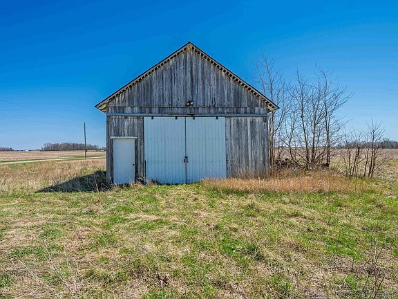 5th image of 3011 E County Road 1800 N