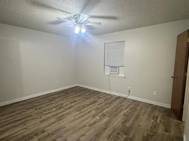 301 Butler Ave #10 — Photo 7