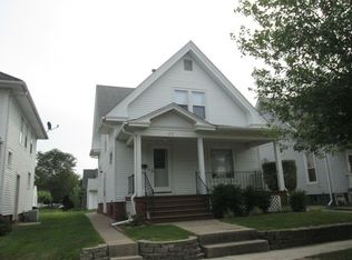 313 S D St, Monmouth, IL