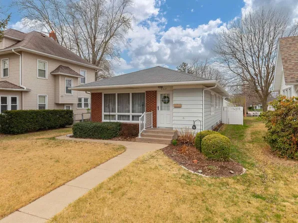 2321 31st St #A, Moline, IL 61265