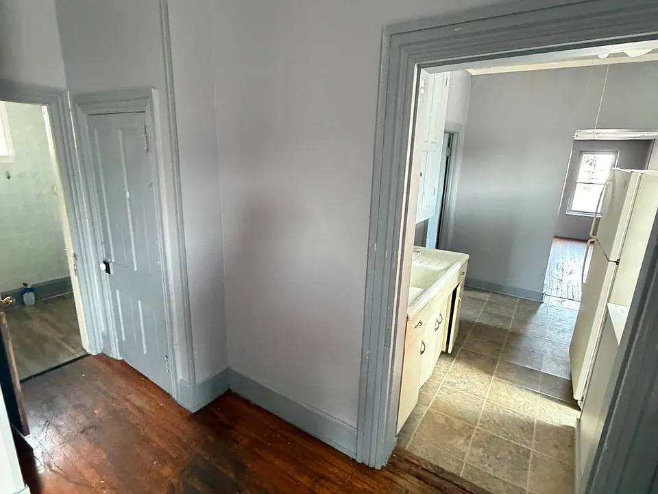 131 W Main St #3-R