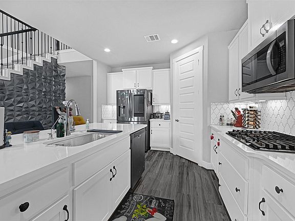 4th image of 2512 Ravenna Ct