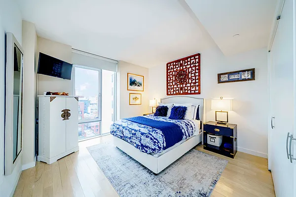 Sold by SERHANT. | media 4