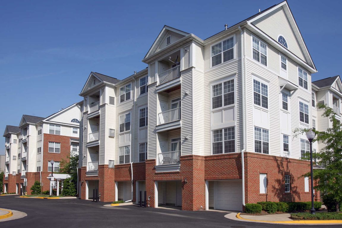 The Reserve at Eisenhower Apartments