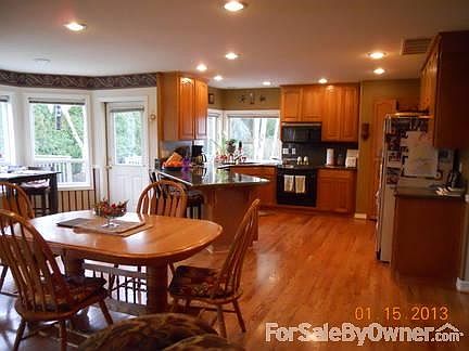 3rd image of 358 NE 15th Ct