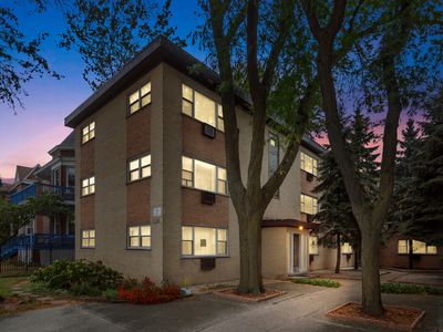1714 W Touhy Ave #D1n, Chicago, IL, 60626