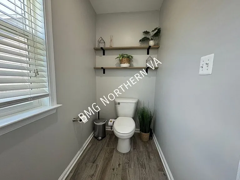8930 Kingbird Ct — Photo 27
