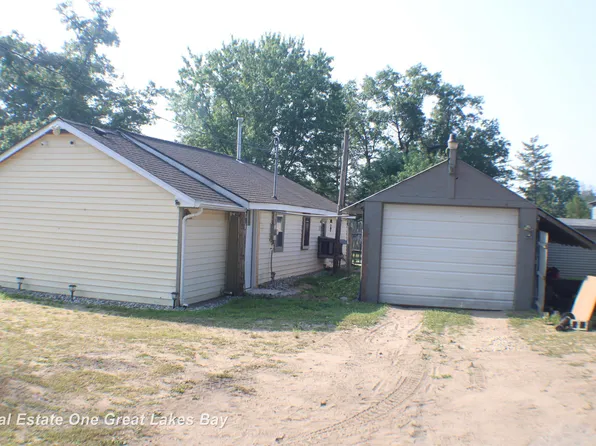 1714 Michael Dr, Alger, MI 48610