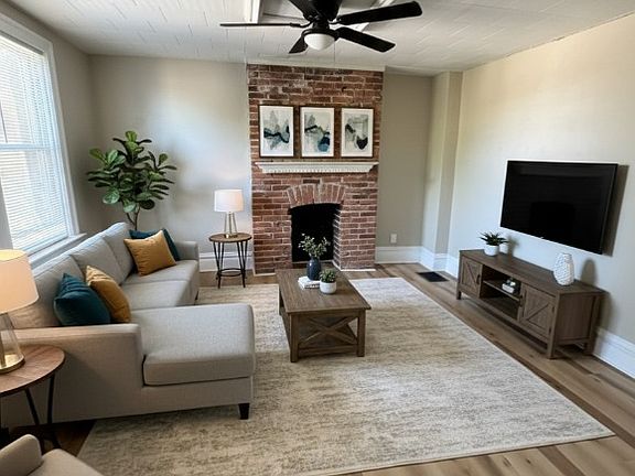 4th image of 755 Chislett St #B