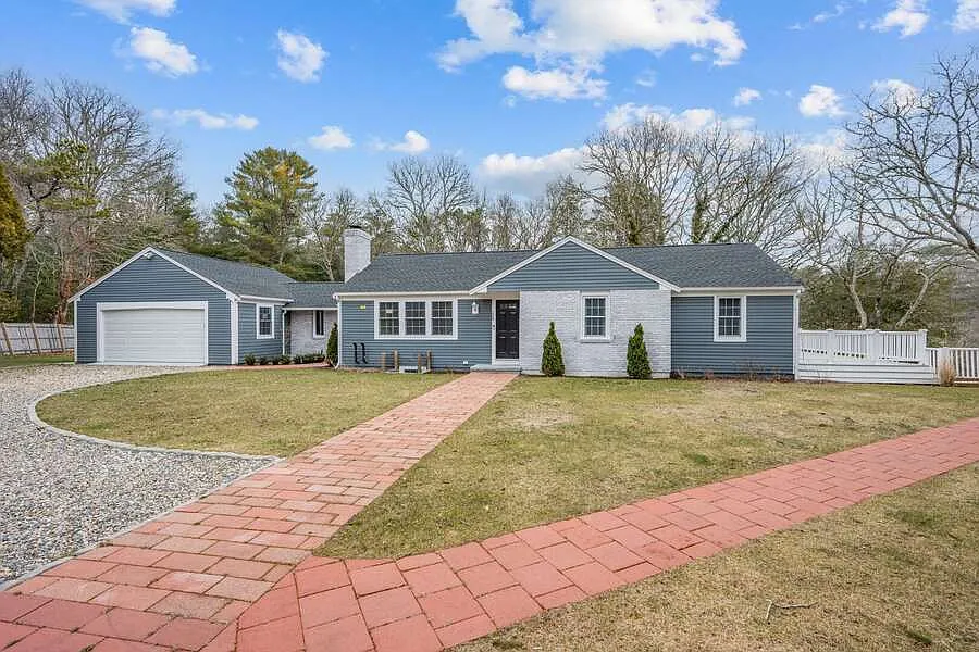3 bed, 2342 sqft, $3,500 — Photo 1