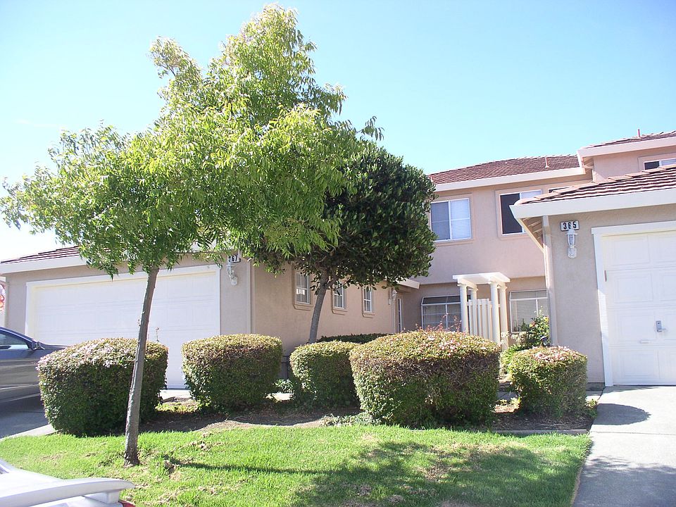 2nd image of 367 Columbia Cir