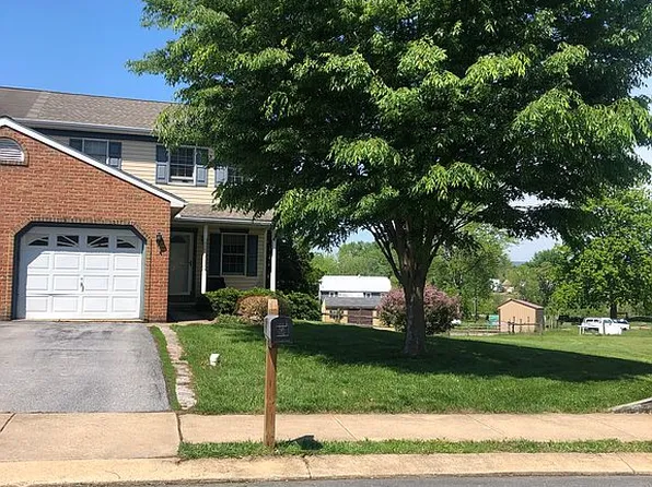 95 Red Stone Cir, Reinholds, PA 17569