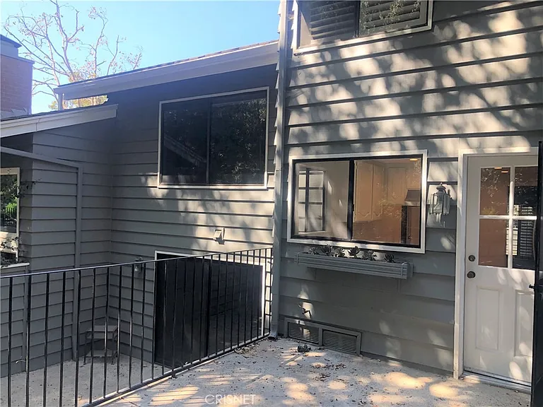 4735 Club View Dr — Photo 15