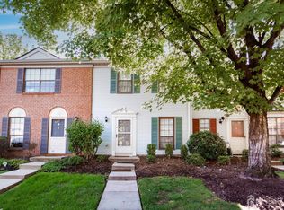 3 Lyon Ln, Franklin Park, NJ 08823