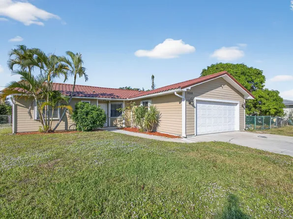 8288 SE Pine Circle, Hobe Sound, FL 33455